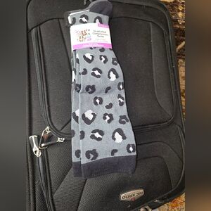 MUK LUKS Graduated Compression 4 Pack Socks Size M/L (8-10.5)